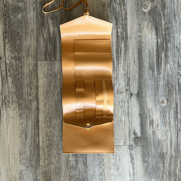 NWT Tech Organizer Roll Purse - Picture 3 of 8